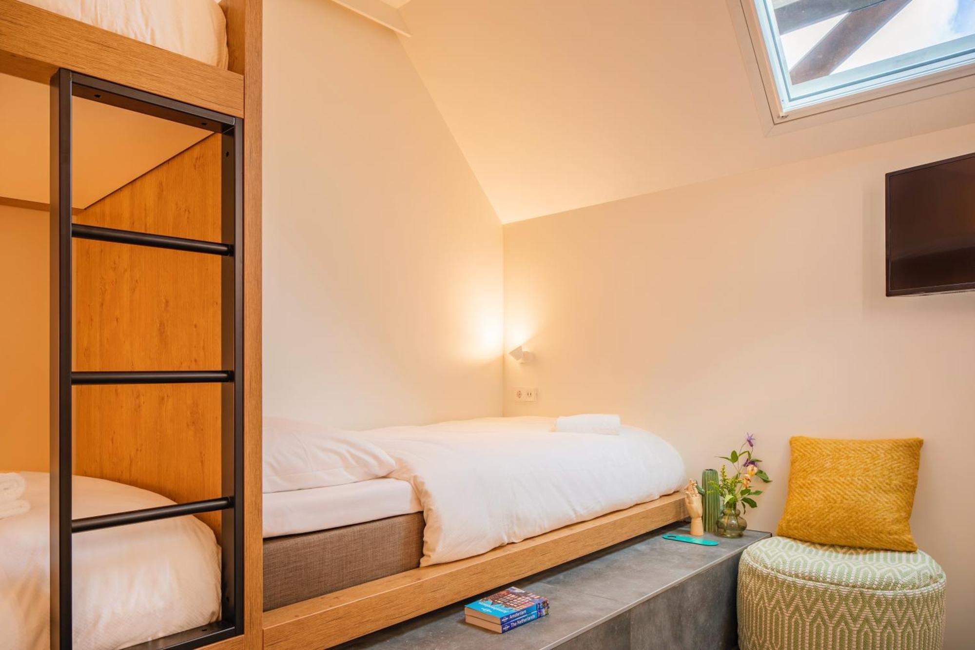 Bunk Hostel Amsterdam Exterior photo