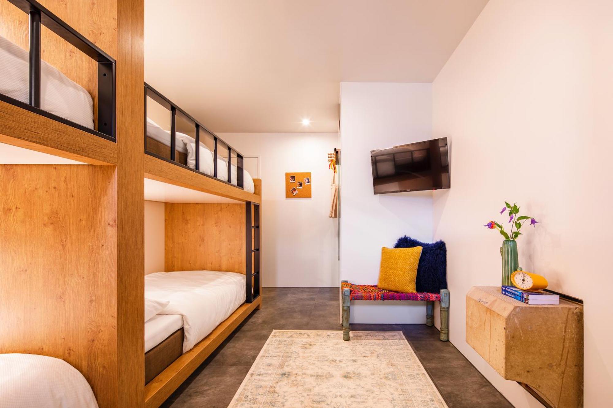 Bunk Hostel Amsterdam Exterior photo