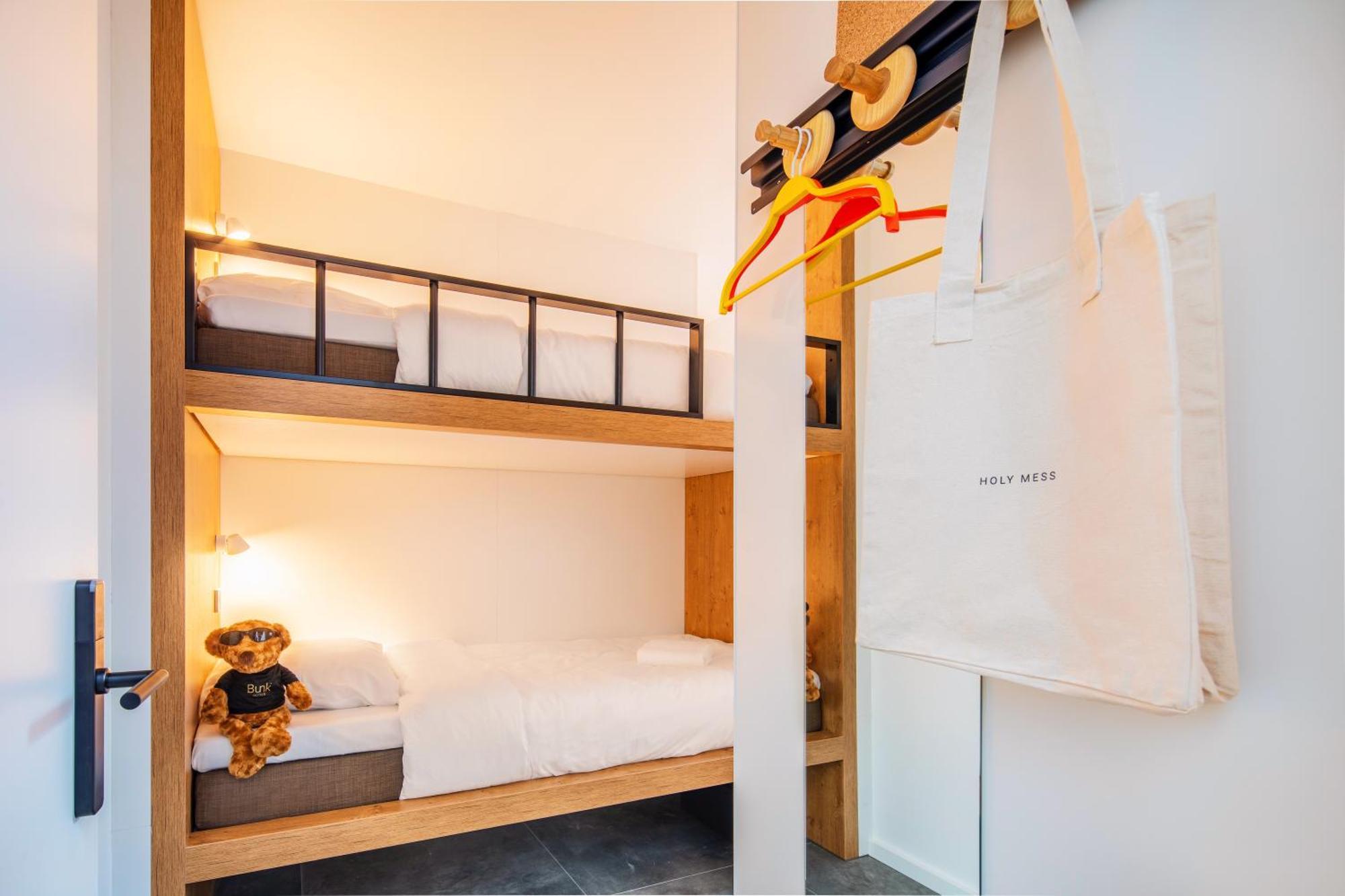 Bunk Hostel Amsterdam Exterior photo