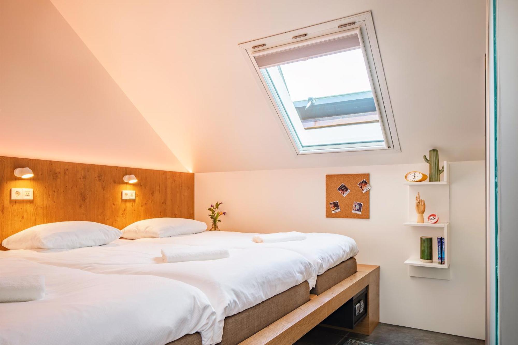 Bunk Hostel Amsterdam Exterior photo