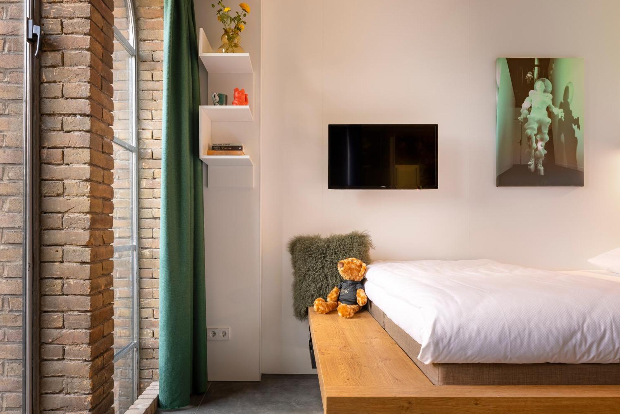 Bunk Hostel Amsterdam Exterior photo