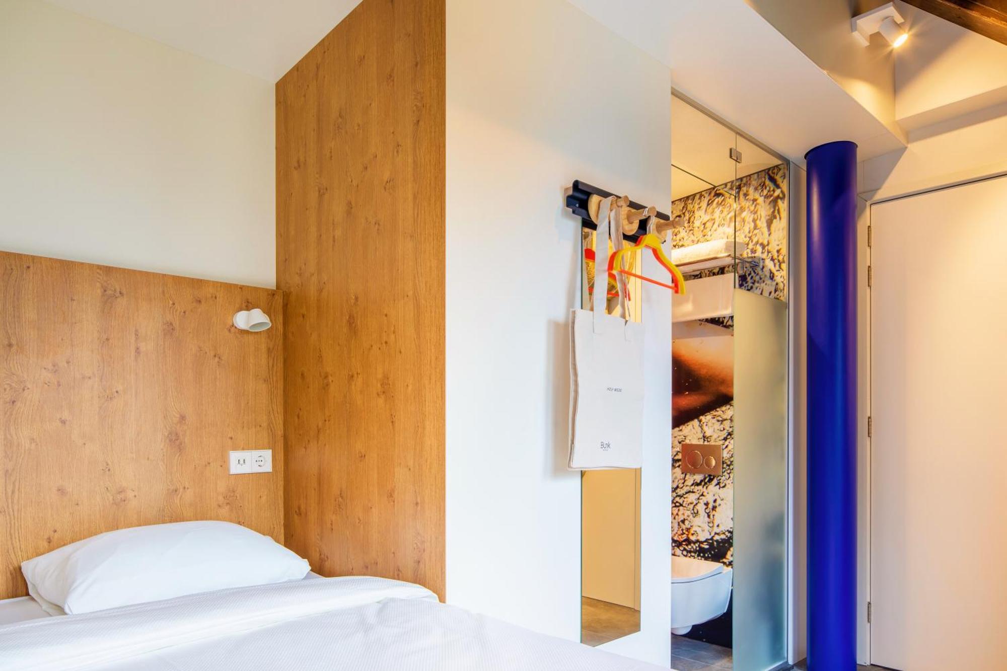 Bunk Hostel Amsterdam Exterior photo