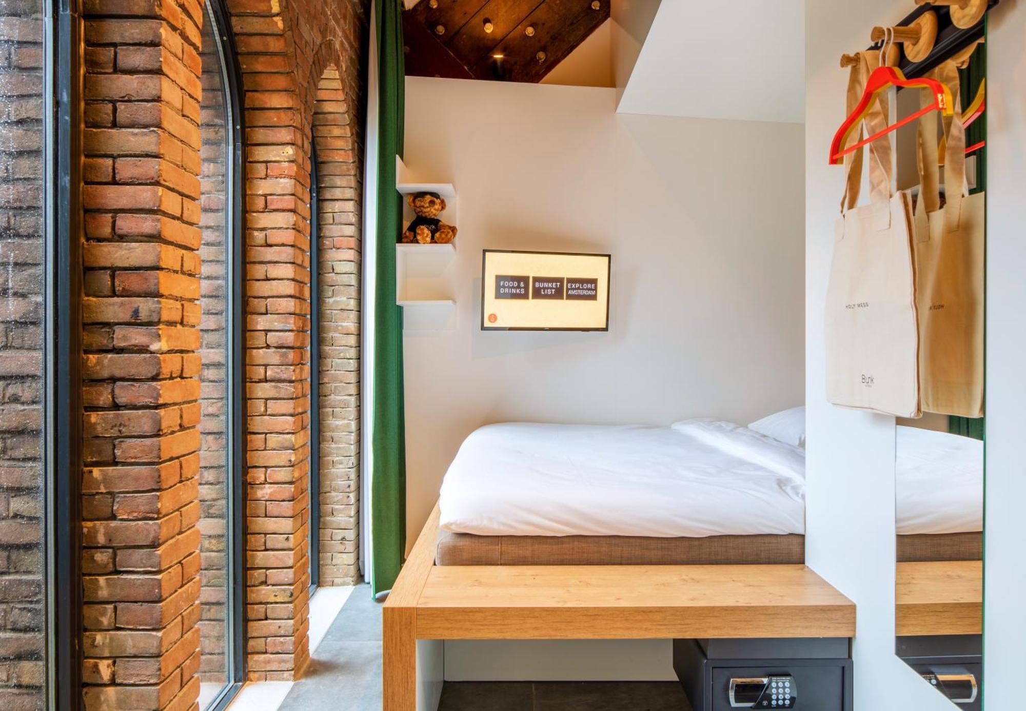 Bunk Hostel Amsterdam Exterior photo